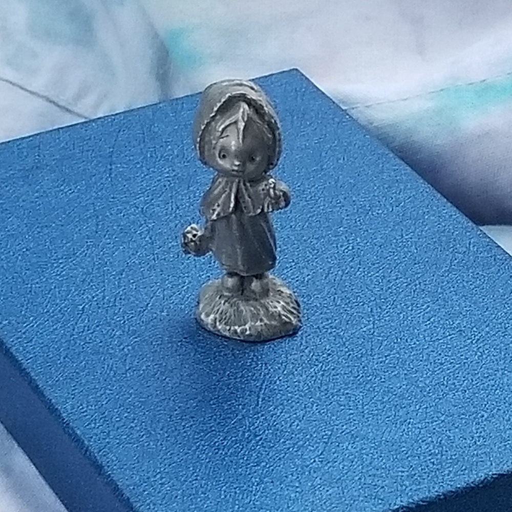 Little Gallery 1977 pewter figurine